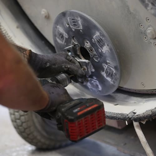 Support d'outils de bouchardage
